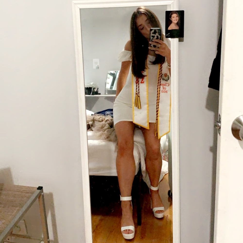 White puffy sleeve dress